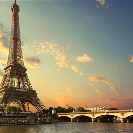 Apartament Louvres Notre Dame De